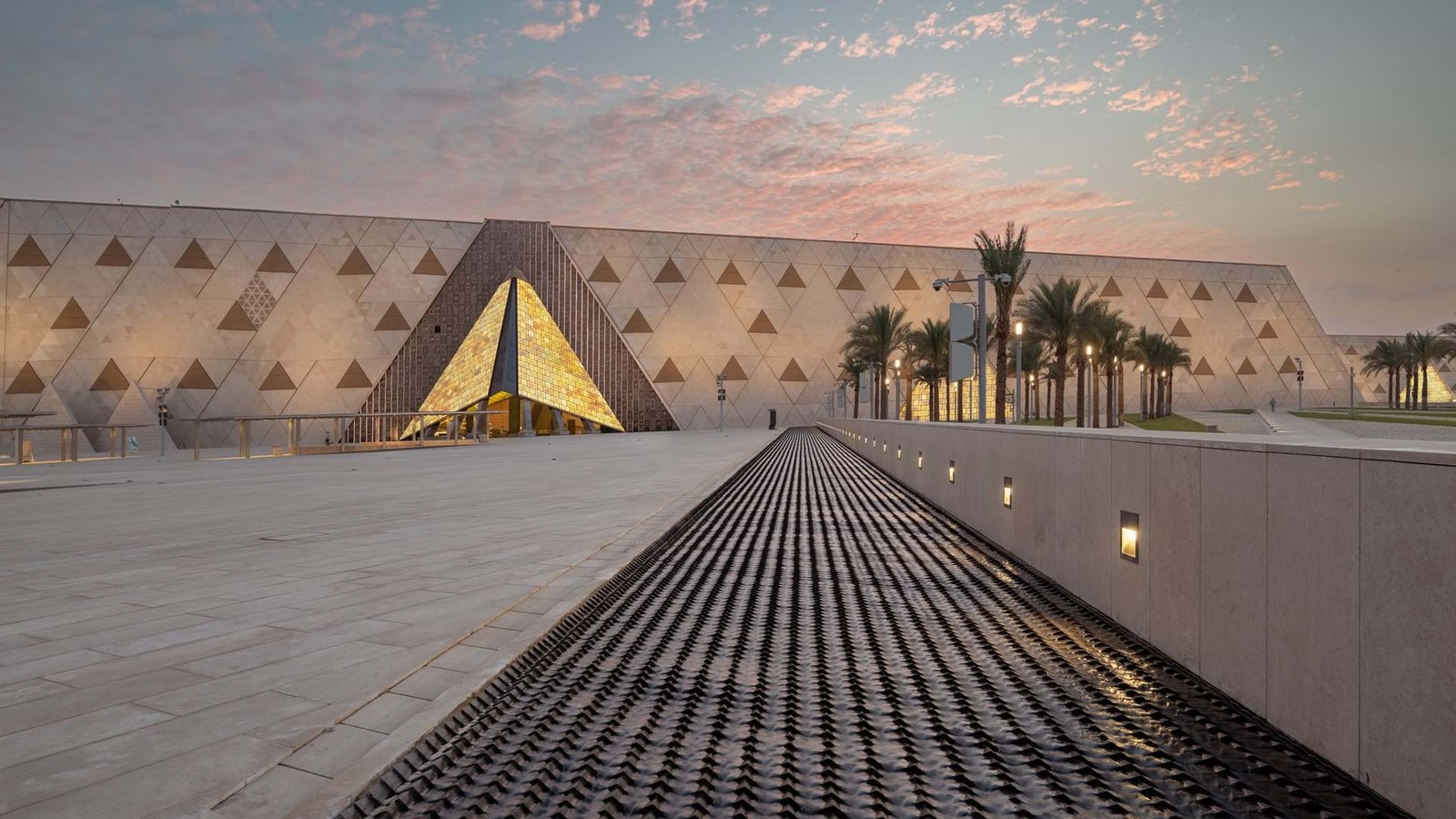 Grand Egyptian Museum pour Le Caire depuis Hurghada