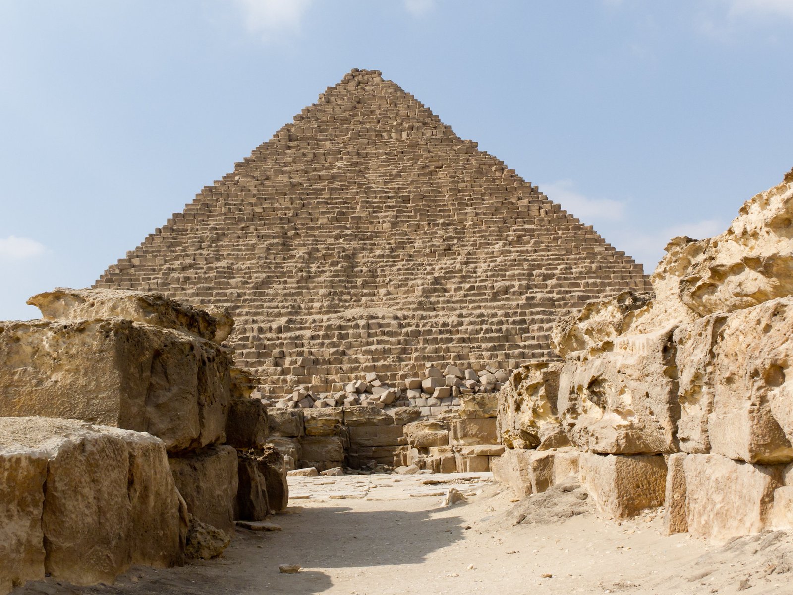 Cairo day trip from Hurghada with museum and Giza sightseeing