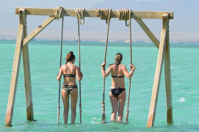 Orange Bay Hurghada Inselstrand mit klarem türkisfarbenem Wasser