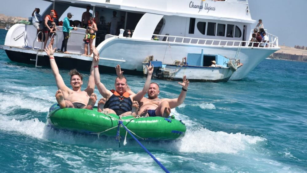 Best Hurghada excursions including snorkeling, desert safari and island tours