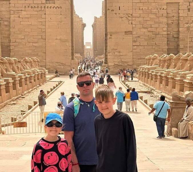 Visitors at Karnak Temple on a Hurghada to Luxor tour by bus