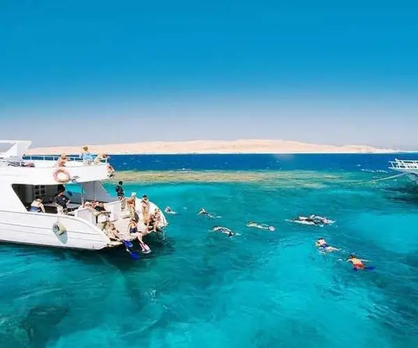 best time to snorkel in hurghada