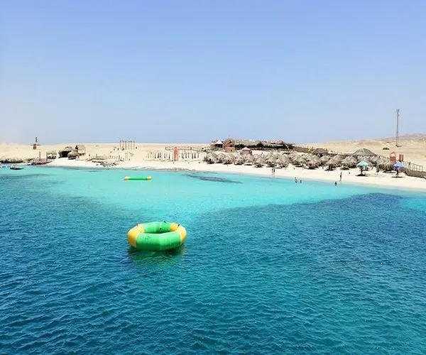 orange bay vs paradise island