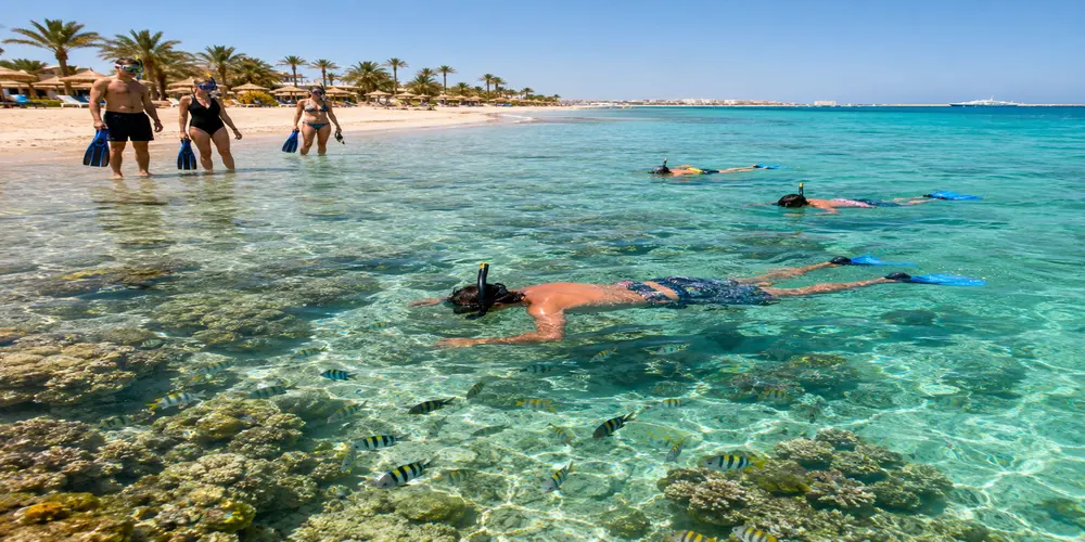hurghada snorkeling from beach