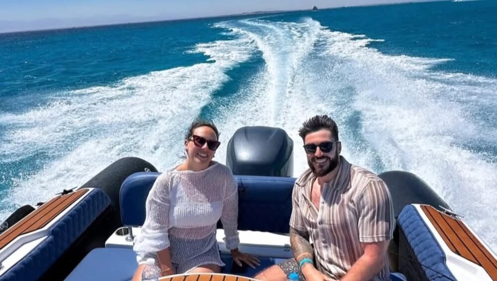 Couple relaxing on a private boat tour in Hurghada