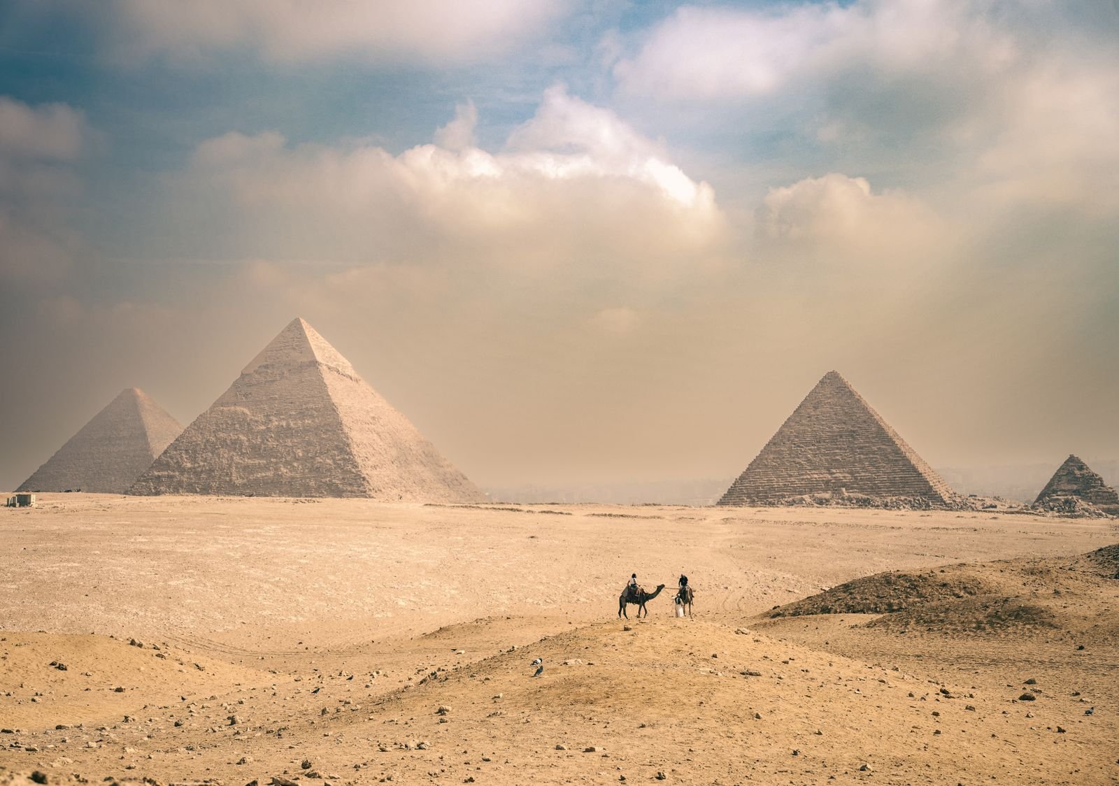 Pyramides pendant Le Caire depuis Hurghada