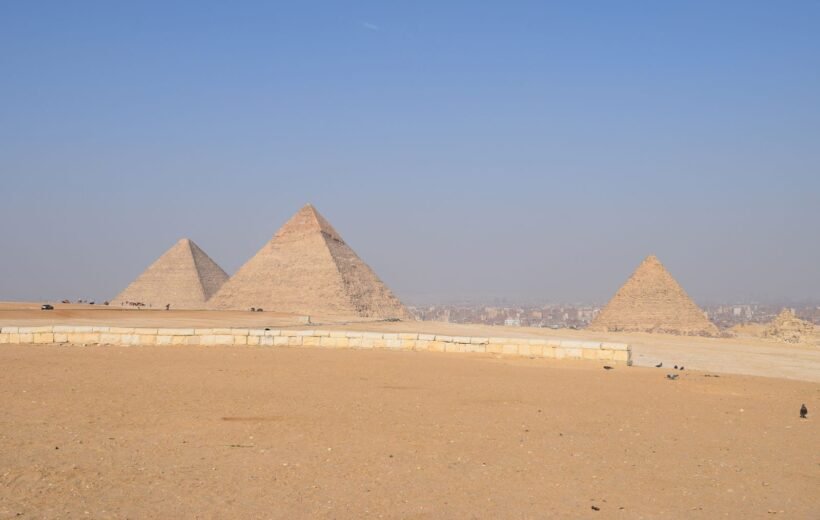 Cairo Day Trip from Hurghada by Mini Bus – Egyptian Museum & Pyramids