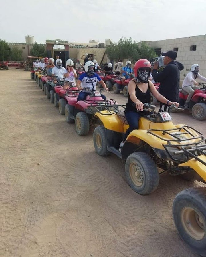 Hurghada safari team and quad bike briefing for tipping guide
